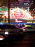Voorkant van ons hotel...the Flamingo