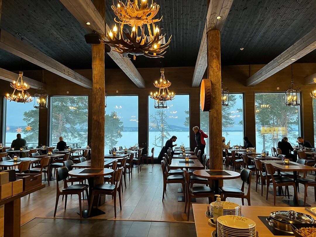 restaurant by day
