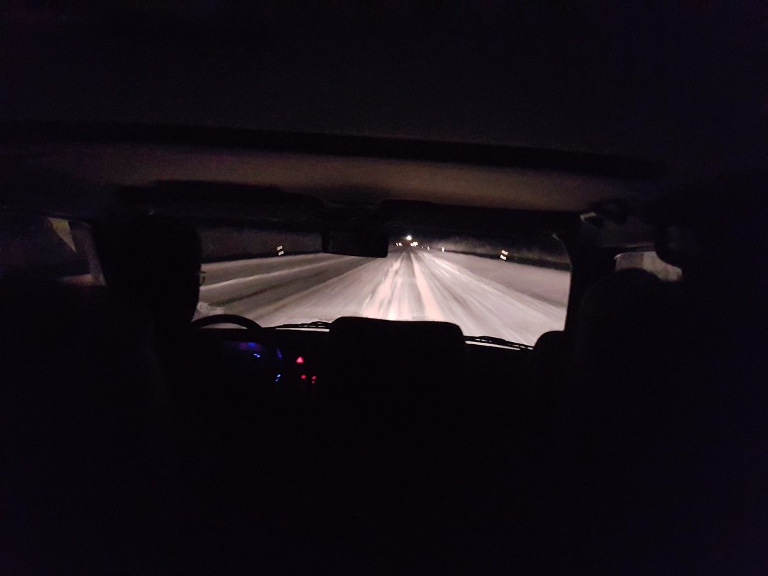 Vanuit de auto op weg naar ons verblijf