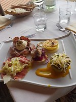 Pranzo, gezamenlijk anti pasti ( voorgerecht)