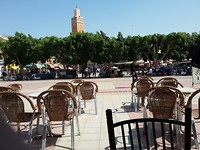 Taroudant, iets drinken op het plein