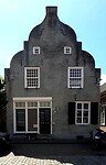 Oirschot, huizen Diest met een bijzondere gevel