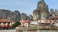Meteora, zicht op een paar kloosters