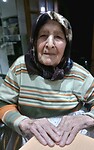 Silhar, omaatje van 89, door de hele familie vertoeteld