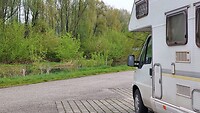 Melk, aan de ene kant de abdij, aan de andere kant een zijtak van de Donau