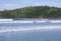 Rik aan het surfen