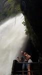 Bij de waterval in Banos