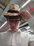 Jayden met kreefthoed