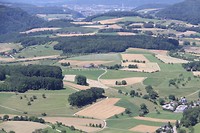 In het midden de camping vanaf 784 meter en 2 1/2 uur lopen