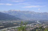 Links van het water Zwitserland, rechts Liechtenstein