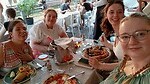 Uiteten in Navigli bij aardige obers
