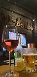 Wat rot...wachten aan de bar