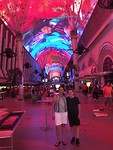 Milan en Barbera op Fremont Street