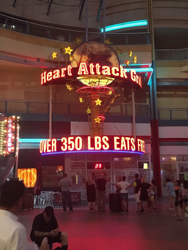 De befaamde Heart Attack Grill. Verkopen hamburgers van 10.000 calorieën