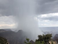 Enorme regenbui in the Grand Canyon