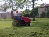 Grasmaaier met "ons" petje