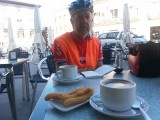 Hoe heet zo'n  traktatie bij de koffie  toch Anne ?