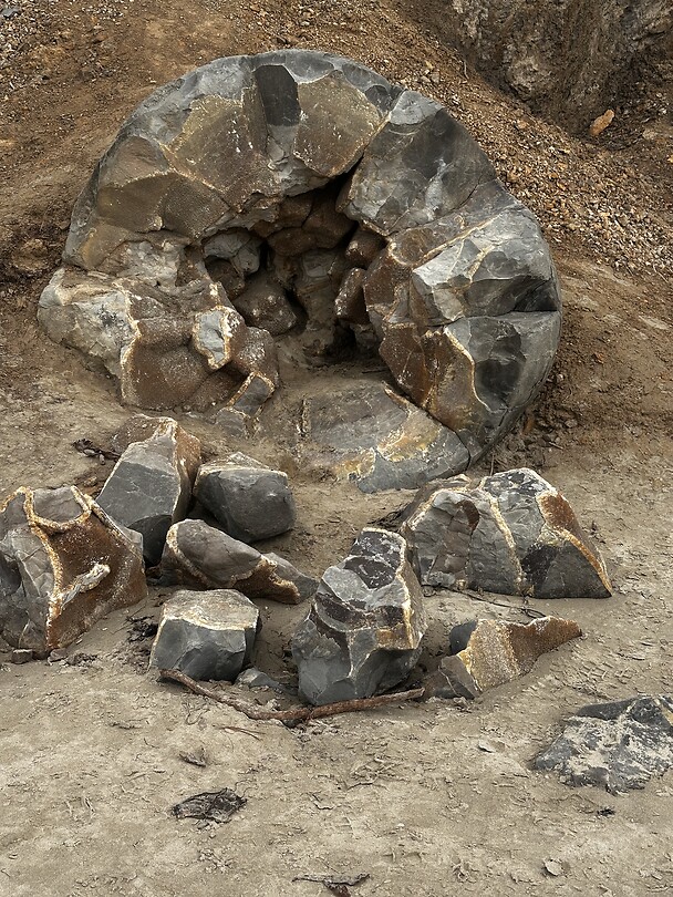 Kapotte Boulder