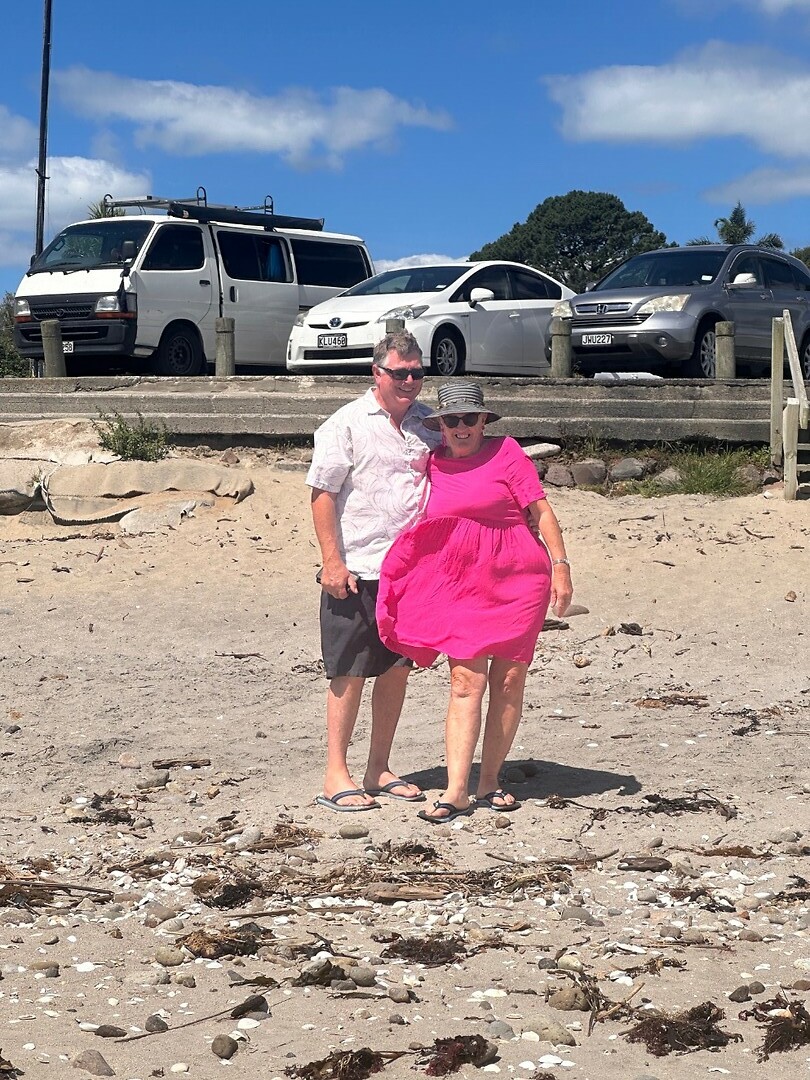 Strand van Pukehina met Allan en Gillian