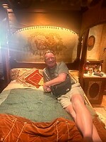 Het bed van?