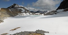 192-P1110386-Lake Esmeralda walk snow field
