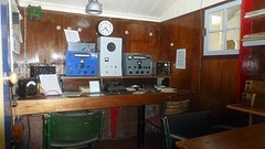 276-P1120370-Port Lockroy radio