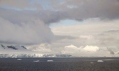 286-IMG_3535-At sea going north