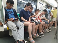 Sommige wisten het al, hier even een bevestiging dat veel chinezen met de telefoon zitten