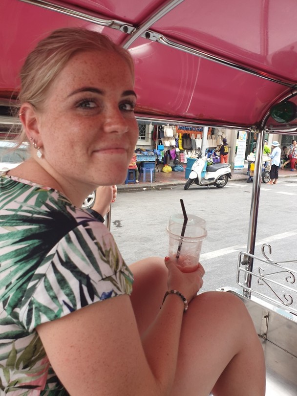 Met de tuktuk