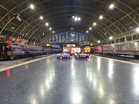 Het treinstation kijk hier ook hoe schoon het is.