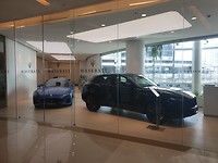 Waren gewoon op etagge 5 zulke auto's te koop