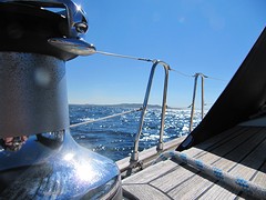 De kust glijdt aan ons voorbij