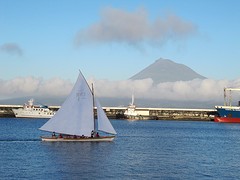 Walvisvaarders met de Pico op de achtergrond
