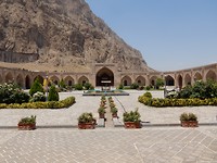 Een tot hotel omgebouwde caravanseraj (oude herberg voor zijdehandelaren.