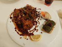 We komen hier niets tekort. Wat te denken van deze forel met granaatappel saus !