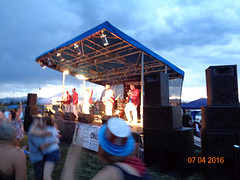 Gave band die wist hoe te entertainen en dit alles helemaal gratis voor niksnadanoppes!!