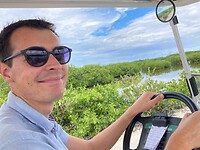 Per golfkarretje over Ambergris Caye