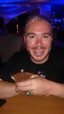Onze vakantie op Hawai'i inluiden met een cocktail.