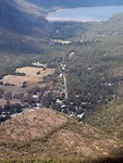 beneden ligt Halls Gap