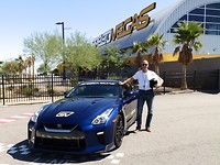 Paps 'gewoontjes' met Nissan GTR