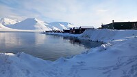 Aan de fjord.