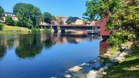 Nidelva met oude stadsbrug
