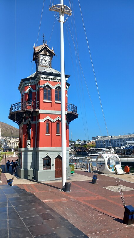 De Clock Tower