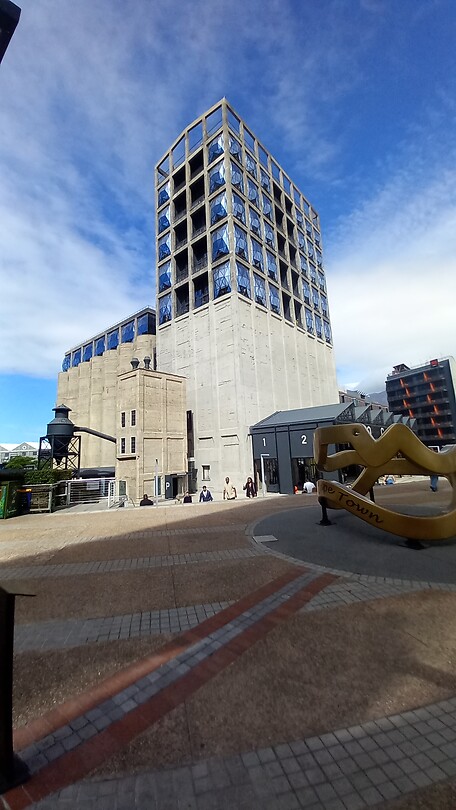 Het MOCAA en het Silo Hotel
