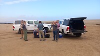Drankje en hapje met onze chauffeurs/gidsen Jannie en Pieter