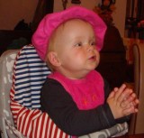 Op de vraag wie is Evi? Opa en Oma's trots als eerste blanke Piet in Heerlen.
