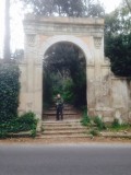 De toegang tot het park naar het mooie uitzicht over Rome