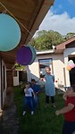 komisch; we wisten niet dat je zelf de vulling in de piñata moet stoppen..