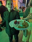 Borrel van de ambassade; lang leve de Koning!