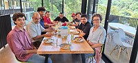 De eerste lunch met de jongens en de equipo samen